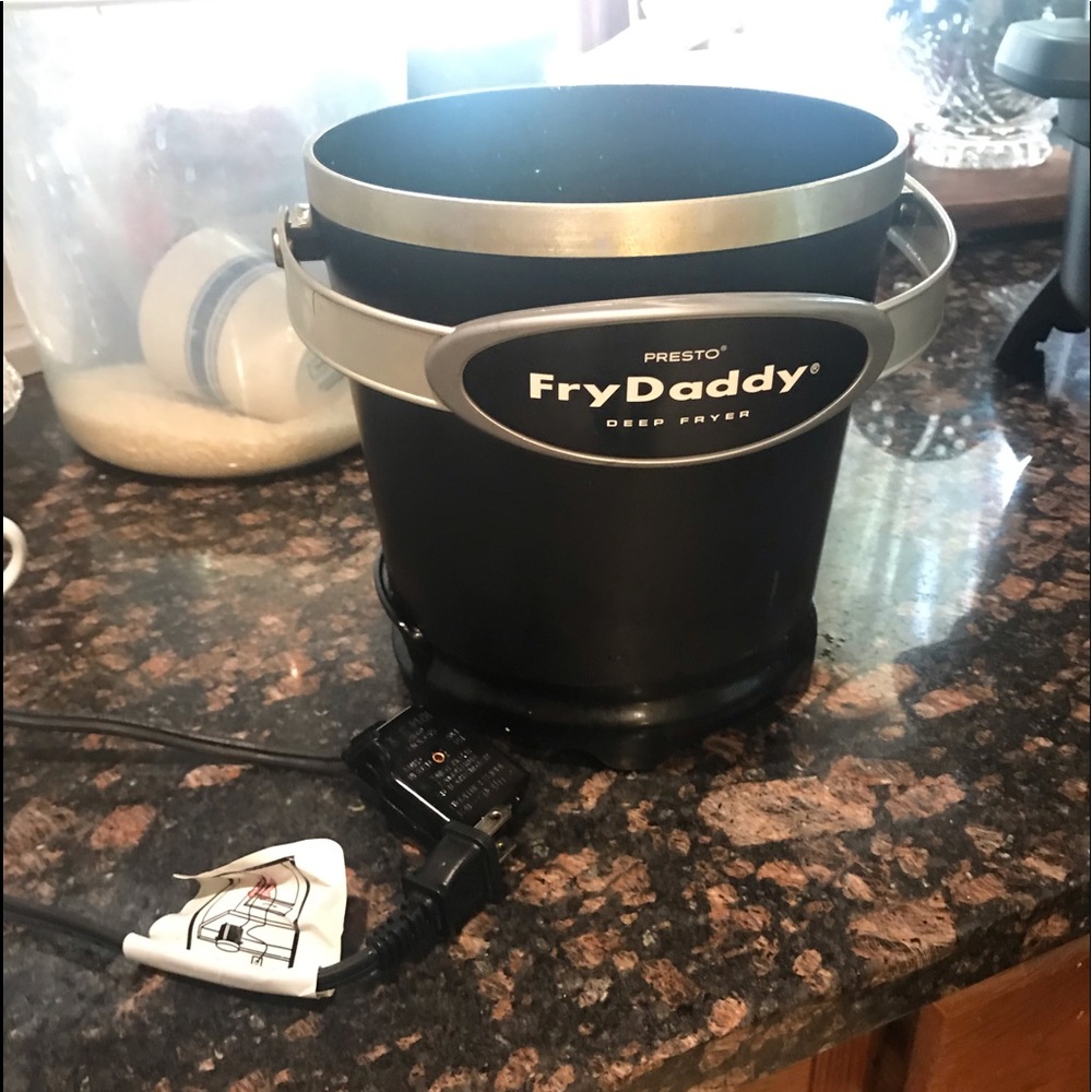 Black presto deep fryer